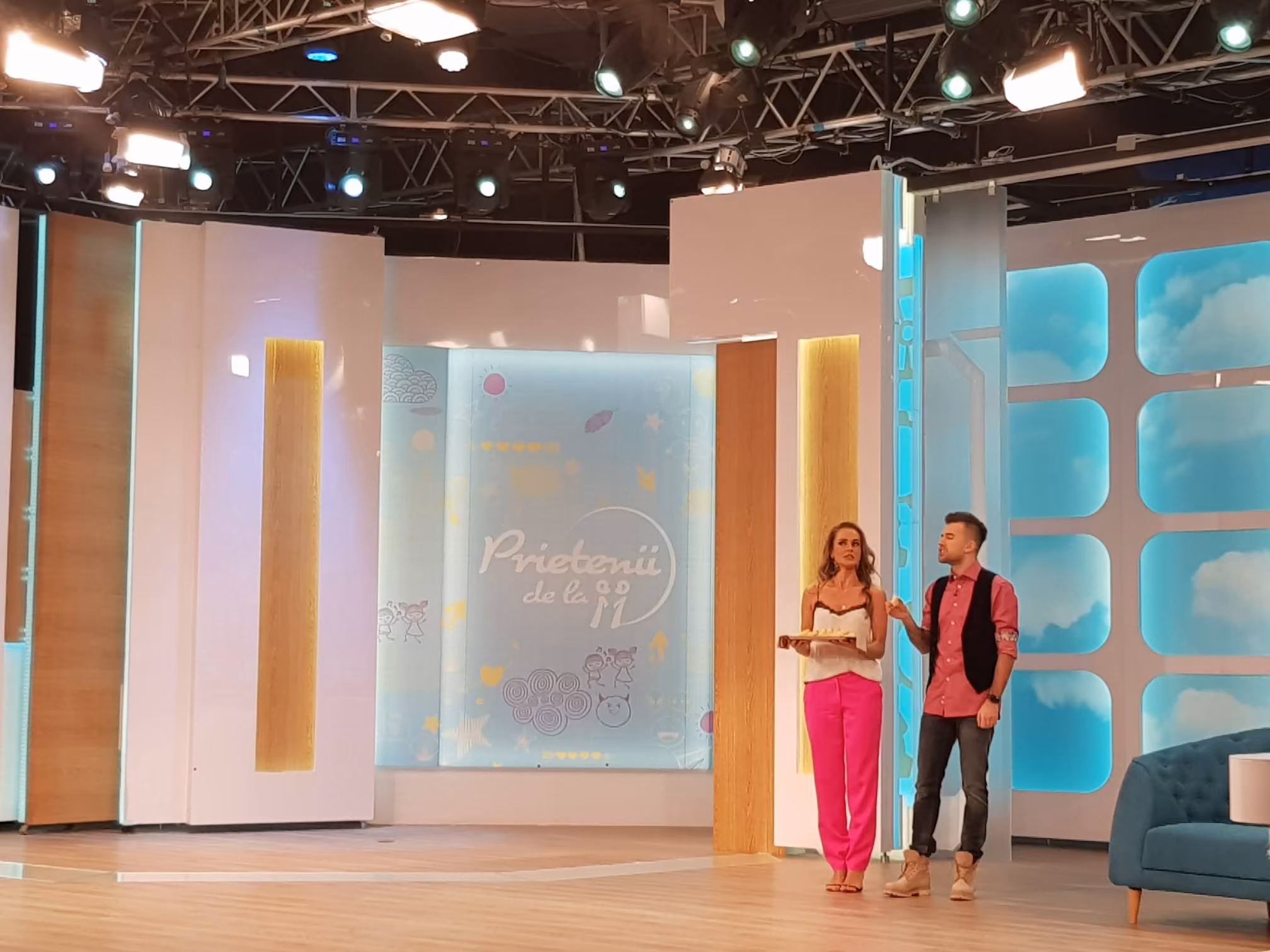Prietenii de la 11 — imagine de proiect 6